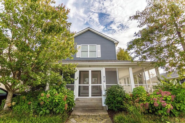 Exterior detail - Munson Street 310 (Rehoboth Beach)