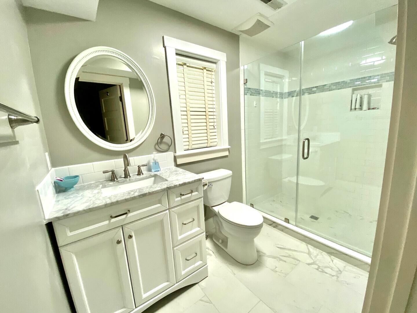 House, Multiple Beds, Fireplace, Garden View | Bathroom