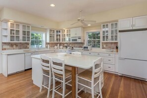 House, Multiple Beds, Fireplace, Garden View | Private kitchen | Coffee/tea maker - Jersey Street 4 (Dewey Beach)