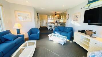 House, Multiple Beds, Balcony, Ocean View | Living area