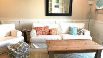 Condo, Multiple Beds, Balcony | Living area