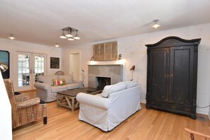 Living area - Philadelphia Street 224 (Rehoboth Beach)