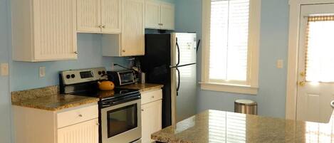 Cottage, Multiple Beds, Kitchen, Garden View | Private kitchen | Coffee/tea maker