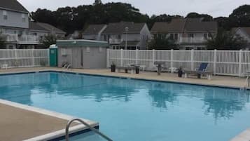 Piscine extérieure (ouverte en saison)