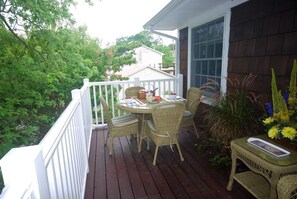 House, Multiple Beds, Fireplace, Garden View (COUNTRY CLUB DRIVE 333) | Outdoor dining