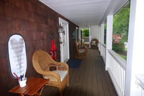 Hus, flere senger, peis, hageutsikt (COUNTRY CLUB DRIVE 333) | Terrasse/patio