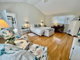 Cottage, Multiple Beds, Kitchen, Garden View