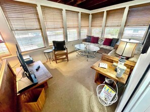 Living area - Read Avenue 114 (Dewey Beach)