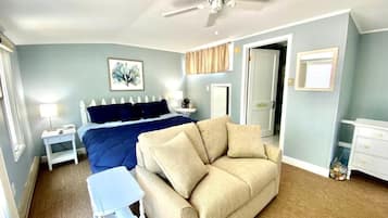 Stuga - flera sängar - uteplats - utsikt mot trädgården | 2 sovrum, individuell inredning och unika möbler