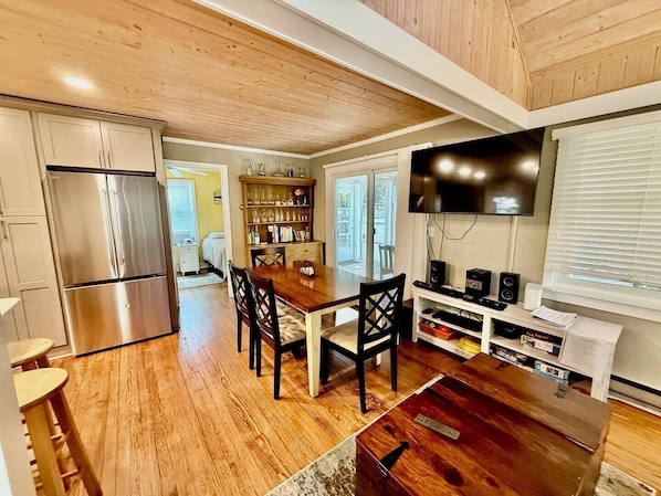 Cottage, plusieurs lits, patio, vue jardin | Intérieur