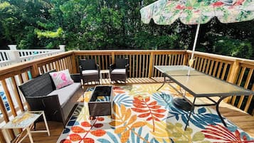 House, Multiple Beds, Kitchen, Pool View | View from room