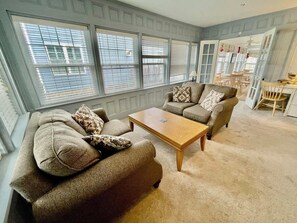 Ferienhaus, Mehrere Betten, Küche, Gartenblick | Wohnbereich