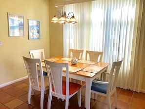 Residenza, letti multipli, patio | 3 camere, con stile personalizzato, con arredamento individuale