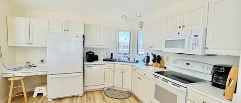 House, Multiple Beds, Hot Tub, Ocean View | Private kitchen | Coffee/tea maker