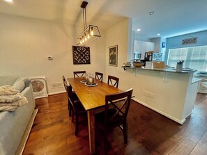 Ferienhaus, Mehrere Betten, Terrasse, Poolblick