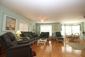 Townhome, Multiple Beds, Kitchen | Living area