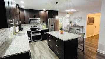 Cottage, Multiple Beds, Kitchen, Garden View (PORT ROYAL ROAD 25) | Private kitchen | Coffee/tea maker