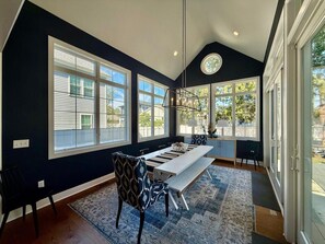 Ferienhaus, Mehrere Betten, Poolzugang, Poolblick (MUNSON STREET 303) | Innenbereich