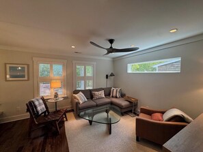 Living area - Henlopen Avenue 164 #3 (Rehoboth Beach)