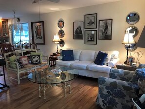 Cottage, Multiple Beds, Kitchen, Garden View | Living area