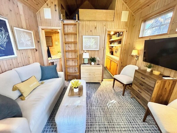 Living area - Henlopen Avenue 158 #6 (Rehoboth Beach)