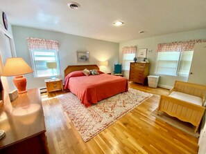 Maison, plusieurs lits, patio, vue jardin | 6 chambres, décoration personnalisée, ameublement personnalisé