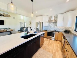 House, Multiple Beds, Kitchen, Garden View | Private kitchen | Coffee/tea maker