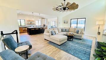 House, Multiple Beds, Kitchen, Garden View | Living area