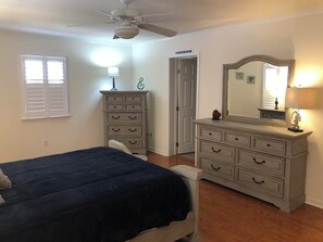 House, Multiple Beds, Patio, Garden View (HICKMAN STREET 305) | 3 bedrooms, individually decorated, individually furnished - Hickman Street 305 (Rehoboth Beach)