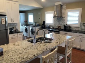 Ferienhaus, Mehrere Betten, Terrasse, Gartenblick | Eigene Küche | Wasserkocher mit Kaffee-/Teezubehör