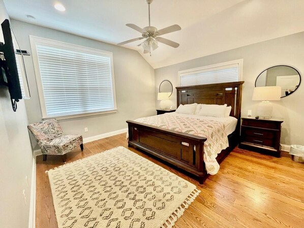 Casa, varias camas, patio, vista al jardín | 5 habitaciones, decoración personalizada y muebles diferentes