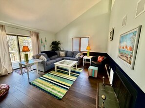 House, Multiple Beds, Balcony, Garden View | Living area