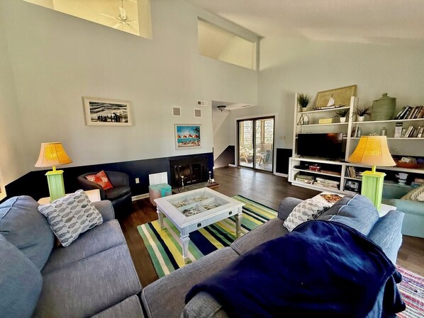 House, Multiple Beds, Balcony, Garden View | Living area