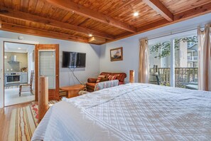 Hus, flere senger, kjøkken, hageutsikt | 6 soverom, individuelt dekorert og individuelt innredet