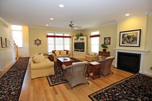 Living area - Philadelphia Street 118d (Rehoboth Beach)