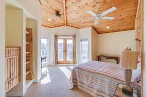 Hus - flera sängar - balkong - utsikt mot trädgården | 4 sovrum, individuell inredning och unika möbler