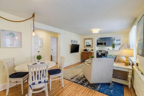 Condo, Multiple Beds, Patio, Garden View | Living area