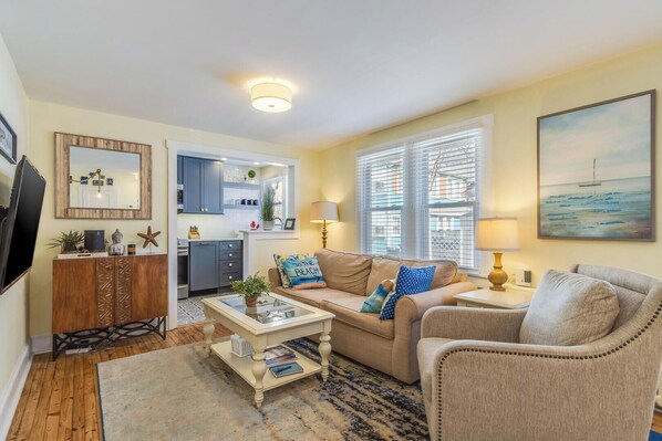 Condo, Multiple Beds, Patio, Garden View | Living area