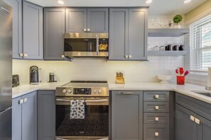 Condo, Multiple Beds, Patio, Garden View | Private kitchen