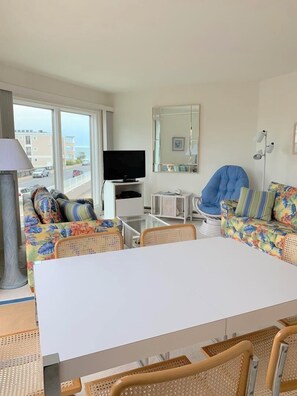 Condo, Multiple Beds, Balcony, Ocean View | Living area