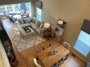 Byhus - flere senge - terrasse | Opholdsområde