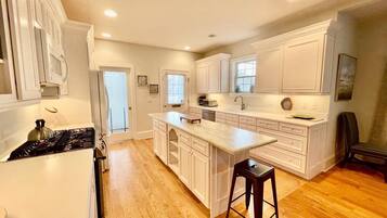 House, Multiple Beds, Fireplace, Garden View | Private kitchen | Coffee/tea maker