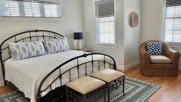 House, Multiple Beds, Fireplace, Garden View | 5 bedrooms, individually decorated, individually furnished