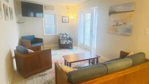 Interior - Sunspot 100 (Dewey Beach)