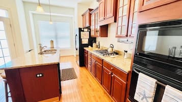 聯排別墅, 多張床, 庭院, 花園景觀 (0$ Rate values) | 私人廚房 | 咖啡機/沖茶器