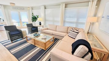 House, Multiple Beds, Patio, Garden View | Living area