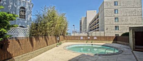 Piscine extérieure (ouverte en saison)