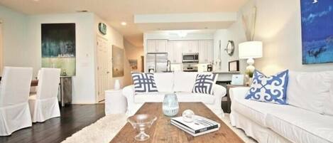 Cottage, Multiple Beds, Patio, Garden View | Living area