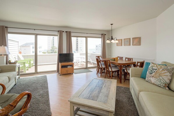 コンドミニアム ベッド (複数台) バルコニー オーシャンビュー | リビング エリア