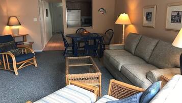 Condo, Multiple Beds, Balcony, Garden View | Living area